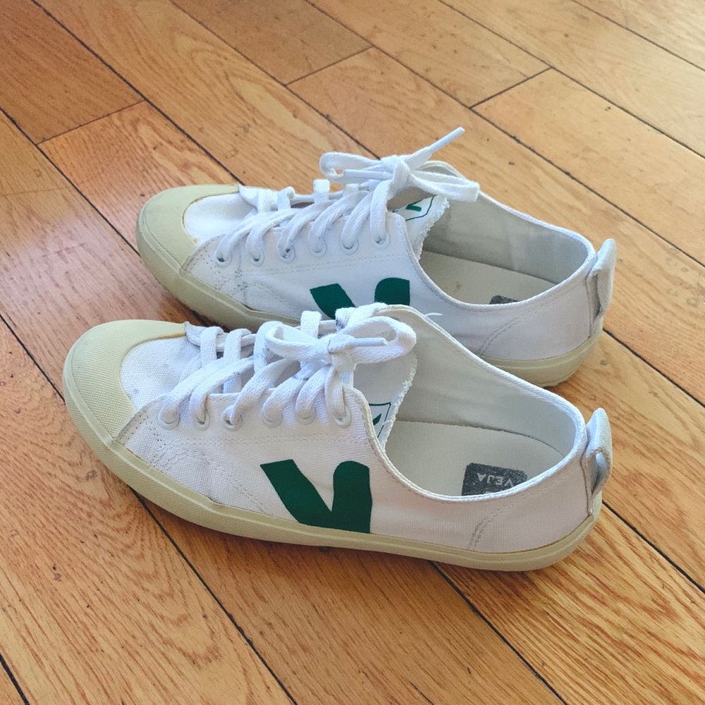Veja Nova Canvas White/Green Sneakers